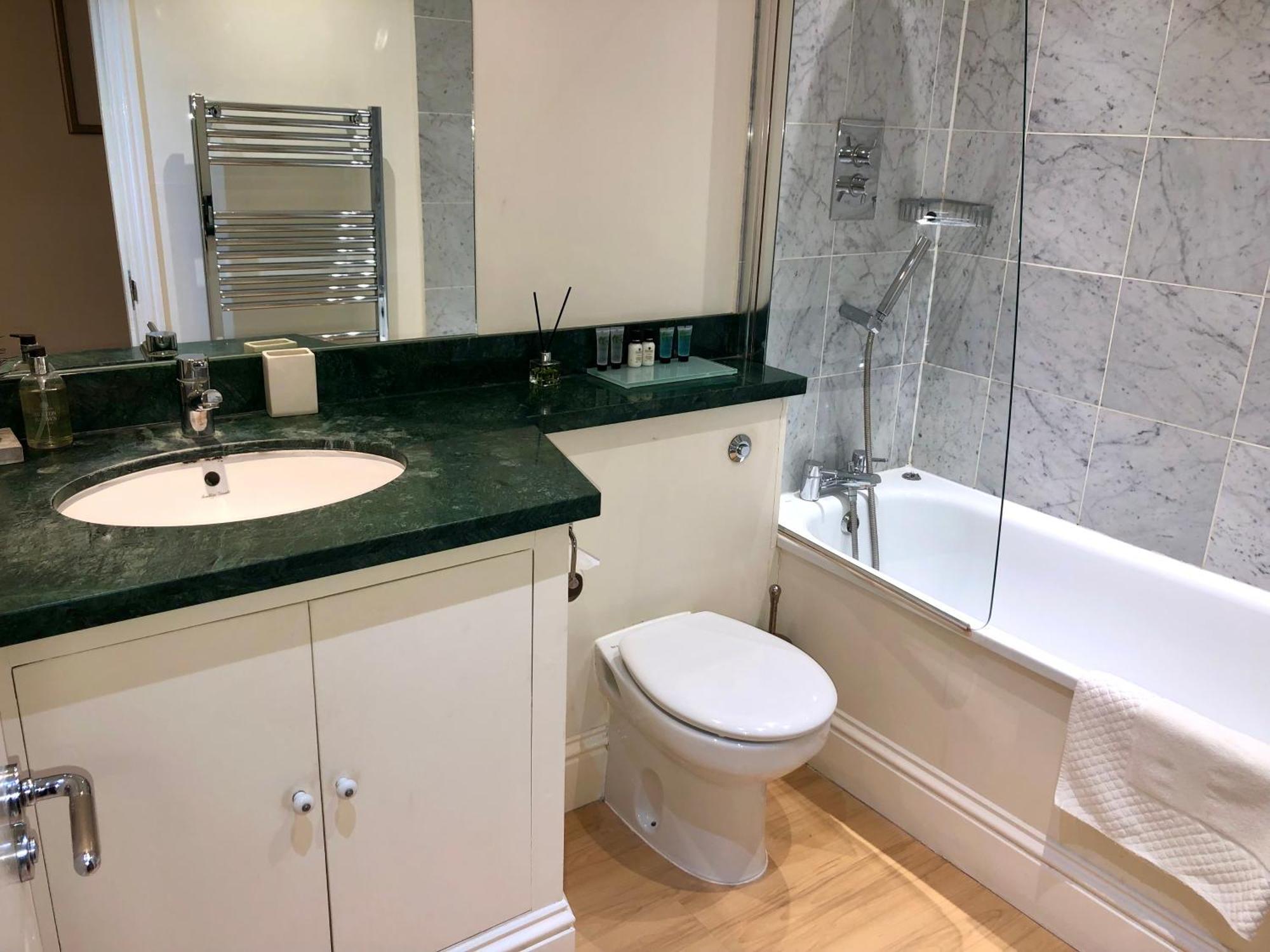 Contemporary Large Apartment In An Ideal Location Bath Exteriér fotografie